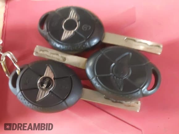 ✅ 2005 MINI Hardtop S • VIN: WMWRE33525TD99212 • Lot: 43891934. Wystawiony na IAAI z przebiegiem 119 213 mil. Bezpłatny archiwum sprzedaży aukcyjnych z USA i szczegółowy raport historii pojazdu na DreamBid. Zdjęcie 11.