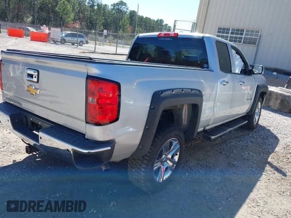 ✅ 2018 Chevrolet Silverado 1500 Custom • VIN: 1GCRCPEC3JZ117322 • Лот: 41719888. Опубликован ранее на IAAI с пробегом 173 623 миль. Бесплатный доступ к архиву аукционных продаж из США и подробный отчёт об истории автомобиля на DreamBid. Изображение 4.