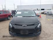 ✅ 2023 Chevrolet Bolt EV 2LT • VIN: 1G1FX6S02P4143467 • Lot: 41607322. Wystawiony na IAAI z przebiegiem 95 398 mil. Bezpłatny archiwum sprzedaży aukcyjnych z USA i szczegółowy raport historii pojazdu na DreamBid. Zdjęcie 12.