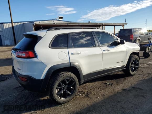 ✅ 2017 Jeep Cherokee Trailhawk • VIN: 1C4PJMBB2HW647378 • Лот: 86664295. Опубликован ранее на Copart с пробегом 106 990 миль. Бесплатный доступ к архиву аукционных продаж из США и подробный отчёт об истории автомобиля на DreamBid. Изображение 3.
