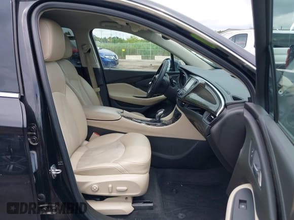✅ 2020 Buick Envision Preferred • VIN: LRBFXBSA3LD047719 • Lot: 42624164. Wystawiony na IAAI z przebiegiem 67 939 mil. Bezpłatny archiwum sprzedaży aukcyjnych z USA i szczegółowy raport historii pojazdu na DreamBid. Zdjęcie 5.