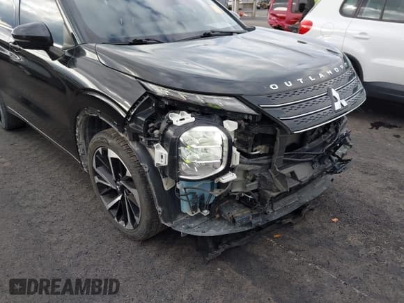 ✅ 2022 Mitsubishi Outlander SEL • VIN: JA4J4VA80NZ028341 • Lot: 43581603. Listed on IAAI with 87,606 mi. Free auction sales archive from the USA and detailed vehicle history report at DreamBid. Image 18.