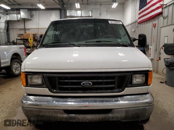 ✅ 2007 Ford Econoline Cargo Commercial • VIN: 1FTNE24L77DA07733 • Лот: 52733655. Опубликован ранее на Copart с пробегом 282 725 миль. Бесплатный доступ к архиву аукционных продаж из США и подробный отчёт об истории автомобиля на DreamBid. Изображение 5.