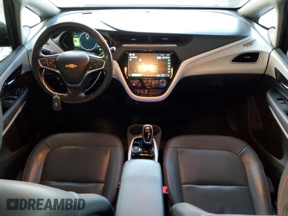 ✅ 2018 Chevrolet Bolt EV Premier • VIN: 1G1FX6S02J4112484 • Lot: 85798894. Wystawiony na Copart z przebiegiem 79 557 mil. Bezpłatny archiwum sprzedaży aukcyjnych z USA i szczegółowy raport historii pojazdu na DreamBid. Zdjęcie 8.