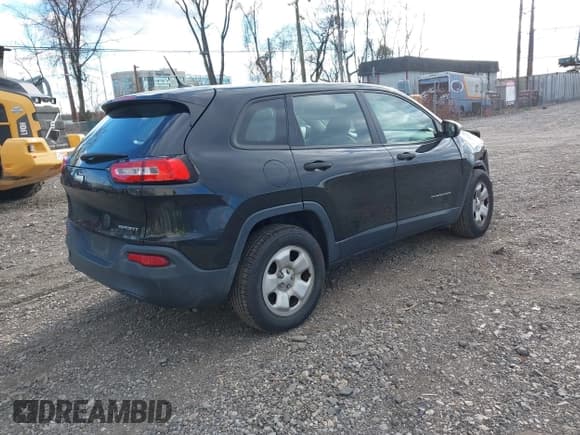 ✅ 2014 Jeep Cherokee Sport • VIN: 1C4PJLAB0EW212480 • Lot: 43698575. Listed on IAAI with 170,500 mi. Free auction sales archive from the USA and detailed vehicle history report at DreamBid. Image 4.