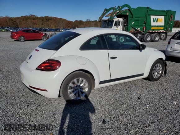 ✅ 2017 Volkswagen Beetle Fleet • VIN: 3VWF17AT6HM613447 • Lot: 91915315. Wystawiony na Copart z przebiegiem 118 899 mil. Bezpłatny archiwum sprzedaży aukcyjnych z USA i szczegółowy raport historii pojazdu na DreamBid. Zdjęcie 3.