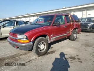 ✅ 2000 Chevrolet Blazer LS • VIN: 1GNDT13W0Y2255463 • Lot: 81561865. Wystawiony na Copart z przebiegiem 288 402 mil. Bezpłatny archiwum sprzedaży aukcyjnych z USA i szczegółowy raport historii pojazdu na DreamBid. Zdjęcie 1.