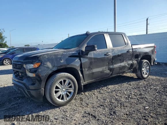 ✅ 2022 Chevrolet Silverado 1500 Custom • VIN: 1GCPABEK3NZ606123 • Лот: 81858315. Опубликован ранее на Copart с пробегом 62 835 миль. Бесплатный доступ к архиву аукционных продаж из США и подробный отчёт об истории автомобиля на DreamBid. Изображение 1.