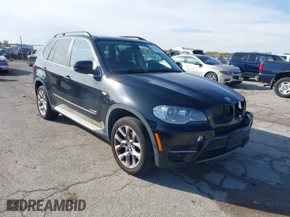 ✅ 2013 BMW X5 xDrive35i • VIN: 5UXZV4C57D0B07612 • Лот: 43573132. Опубликован ранее на IAAI с пробегом 112 091 миль. Бесплатный доступ к архиву аукционных продаж из США и подробный отчёт об истории автомобиля на DreamBid. Изображение 1.