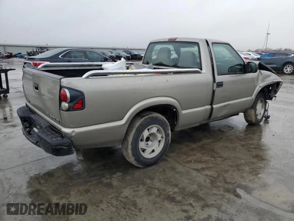 ✅ 2003 Chevrolet S-10 LS • VIN: 1GCCS14H838112838 • Лот: 85125934. Опубликован ранее на Copart с пробегом Не указан. Бесплатный доступ к архиву аукционных продаж из США и подробный отчёт об истории автомобиля на DreamBid. Изображение 3.