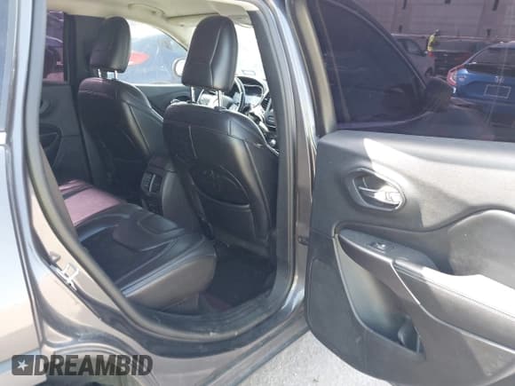 ✅ 2019 Jeep Cherokee Latitude Plus • VIN: 1C4PJLLB0KD164287 • Лот: 42681079. Опубликован ранее на IAAI с пробегом 137 162 миль. Бесплатный доступ к архиву аукционных продаж из США и подробный отчёт об истории автомобиля на DreamBid. Изображение 8.