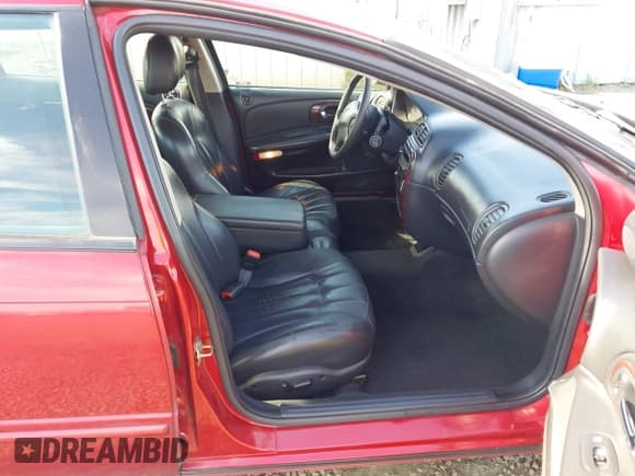 ✅ 2001 Chrysler Concorde LXi • VIN: 2C3HD36JX1H704751 • Lot: 43530252. Listed on IAAI with 121,555 mi. Free auction sales archive from the USA and detailed vehicle history report at DreamBid. Image 5.