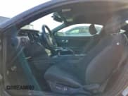 ✅ 2017 Ford Mustang EcoBoost • VIN: 1FA6P8TH3H5220131 • Lot: 93964385. Wystawiony na Copart z przebiegiem 93 818 mil. Bezpłatny archiwum sprzedaży aukcyjnych z USA i szczegółowy raport historii pojazdu na DreamBid. Zdjęcie 7.