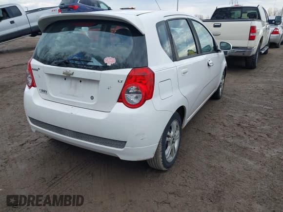 ✅ 2010 Chevrolet Aveo 2LT • VIN: KL1TG6DE0AB106365 • Lot: 41654580. Wystawiony na IAAI z przebiegiem 81 353 mil. Bezpłatny archiwum sprzedaży aukcyjnych z USA i szczegółowy raport historii pojazdu na DreamBid. Zdjęcie 4.