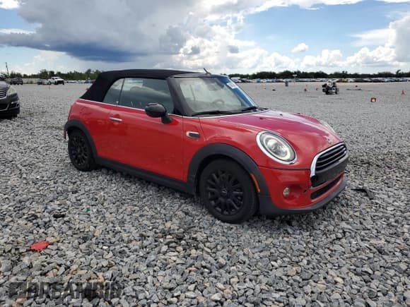 ✅ 2019 MINI Convertible Cooper • VIN: WMWWG5C52K3H08679 • Лот: 84033805. Опубликован ранее на Copart с пробегом 99 268 миль. Бесплатный доступ к архиву аукционных продаж из США и подробный отчёт об истории автомобиля на DreamBid. Изображение 4.