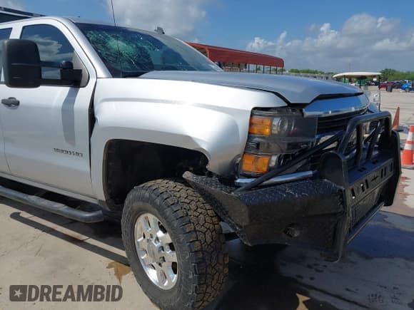 ✅ 2015 Chevrolet Silverado 2500HD LT • VIN: 1GC1KVEG7FF161176 • Lot: 42684231. Listed on IAAI with 242,456 mi. Free auction sales archive from the USA and detailed vehicle history report at DreamBid. Image 6.