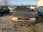 ✅ 2000 Chevrolet S-10 LS • VIN: 1GCCS1953YK261991 • Лот: 84543004. Опубликован ранее на Copart с пробегом 212 142 миль. Бесплатный доступ к архиву аукционных продаж из США и подробный отчёт об истории автомобиля на DreamBid. Изображение 11.