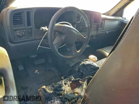 ✅ 2006 Chevrolet Silverado 2500HD Work Truck • VIN: 1GCHC29U46E280481 • Лот: 93956625. Опубликован ранее на Copart с пробегом Не указан. Бесплатный доступ к архиву аукционных продаж из США и подробный отчёт об истории автомобиля на DreamBid. Изображение 8.