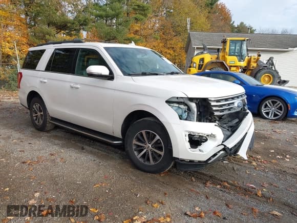 ✅ 2018 Ford Expedition XLT • VIN: 1FMJU1JT2JEA63074 • Lot: 43586618. Wystawiony na IAAI z przebiegiem 145 159 mil. Bezpłatny archiwum sprzedaży aukcyjnych z USA i szczegółowy raport historii pojazdu na DreamBid. Zdjęcie 1.
