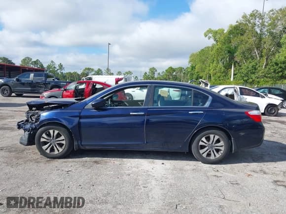 ✅ 2014 Honda Accord LX • VIN: 1HGCR2F30EA144750 • Lot: 43854523. Wystawiony na IAAI z przebiegiem 131 946 mil. Bezpłatny archiwum sprzedaży aukcyjnych z USA i szczegółowy raport historii pojazdu na DreamBid. Zdjęcie 14.