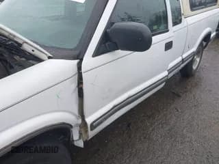 ✅ 1998 Chevrolet S-10 LS • VIN: 1GCCS194XW8233641 • Лот: 41590178. Опубликован ранее на IAAI с пробегом 165 350 миль. Бесплатный доступ к архиву аукционных продаж из США и подробный отчёт об истории автомобиля на DreamBid. Изображение 6.