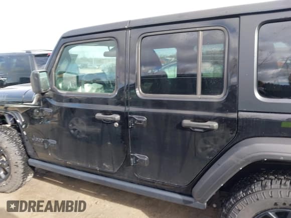 ✅ 2022 Jeep Wrangler Unlimited Sport S • VIN: 1C4HJXDG0NW102631 • Lot: 41870893. Wystawiony na IAAI z przebiegiem 43 968 mil. Bezpłatny archiwum sprzedaży aukcyjnych z USA i szczegółowy raport historii pojazdu na DreamBid. Zdjęcie 15.