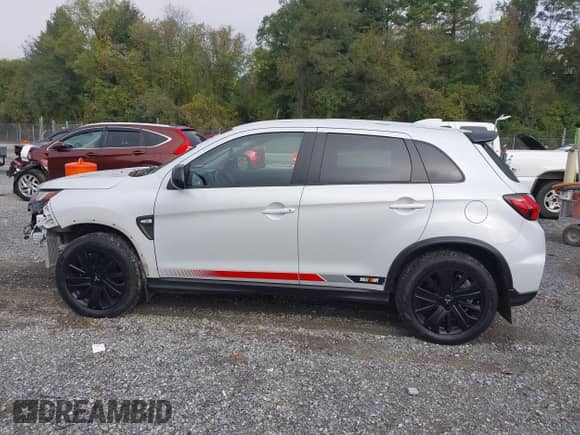 2023 Mitsubishi Outlander ES z VIN JA4ARUAU8PU007536, wystawiony jako IAAI lot #43363060 z przebiegiem 39 272 mil mil oraz . Historia ofert i sprzedaży dostępna na DreamBid. Obrazek 14.