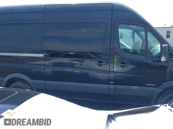 ✅ 2015 Mercedes-Benz Sprinter Crew • VIN: WD4PE7DC5F5981473 • Lot: 42767469. Listed on IAAI with 129,879 mi. Free auction sales archive from the USA and detailed vehicle history report at DreamBid. Image 14.