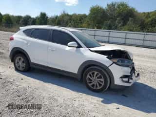 2016 Hyundai Tucson SE z VIN KM8J33A43GU144669, wystawiony jako Copart lot #85768415 z przebiegiem 133 437 mil mil oraz Czysty tytuł • Clean title. Historia ofert i sprzedaży dostępna na DreamBid. Obrazek 4.