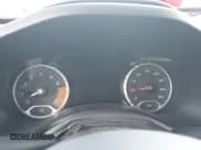 ✅ 2020 Jeep Renegade Latitude • VIN: ZACNJBB13LPM05558 • Lot: 43270670. Wystawiony na IAAI z przebiegiem 65 000 mil. Bezpłatny archiwum sprzedaży aukcyjnych z USA i szczegółowy raport historii pojazdu na DreamBid. Zdjęcie 15.