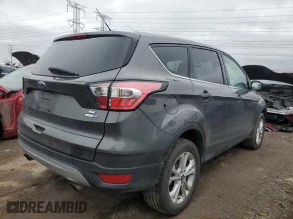 ✅ 2017 Ford Escape SE • VIN: 1FMCU9GD5HUE49110 • Lot: 51139785. Wystawiony na Copart z przebiegiem 174 399 mil. Bezpłatny archiwum sprzedaży aukcyjnych z USA i szczegółowy raport historii pojazdu na DreamBid. Zdjęcie 3.
