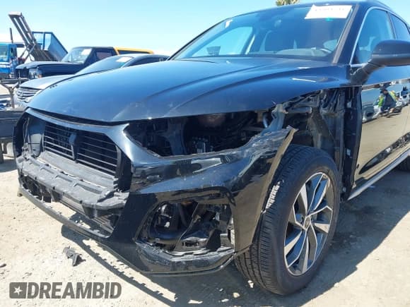 ✅ 2023 Audi Q5 S line Premium Plus • VIN: WA1EAAFY7P2117850 • Lot: 43304541. Listed on IAAI with 21,685 mi. Free auction sales archive from the USA and detailed vehicle history report at DreamBid. Image 6.