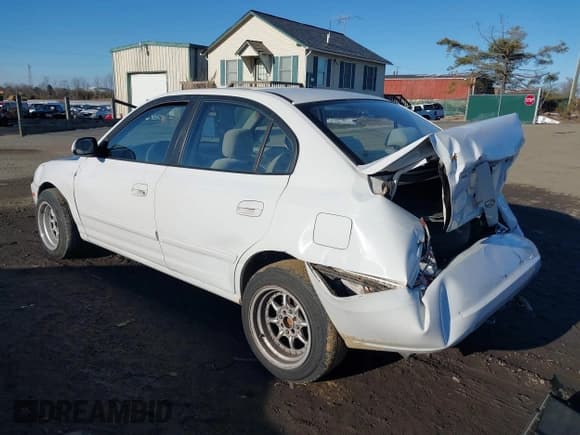 ✅ 2004 Hyundai Elantra GLS • VIN: KMHDN46D94U710657 • Lot: 41294510. Wystawiony na IAAI z przebiegiem 212 445 mil. Bezpłatny archiwum sprzedaży aukcyjnych z USA i szczegółowy raport historii pojazdu na DreamBid. Zdjęcie 3.