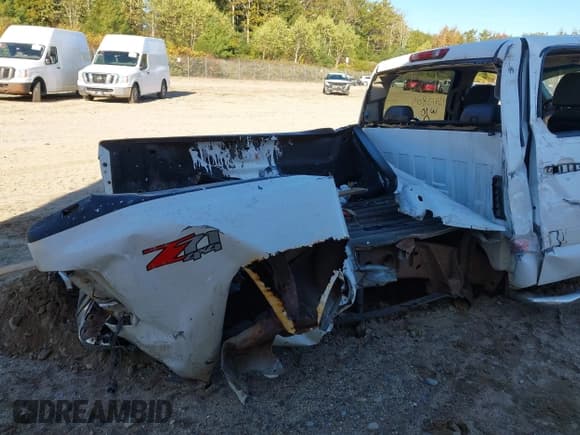 ✅ 2007 Chevrolet Silverado 2500HD 1LT • VIN: 1GCHK23647F553914 • Лот: 43413805. Опубликован ранее на IAAI с пробегом 235 158 миль. Бесплатный доступ к архиву аукционных продаж из США и подробный отчёт об истории автомобиля на DreamBid. Изображение 15.