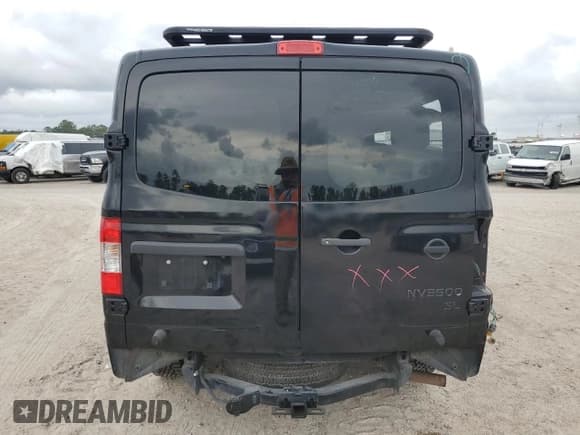 ✅ 2017 Nissan NV SL • VIN: 5BZAF0AA3HN850343 • Лот: 54843445. Опубликован ранее на Copart с пробегом 129 144 миль. Бесплатный доступ к архиву аукционных продаж из США и подробный отчёт об истории автомобиля на DreamBid. Изображение 6.