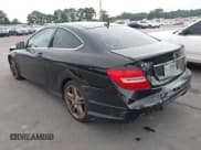 ✅ 2015 Mercedes-Benz C 250 • VIN: WDDGJ4HB6FG366995 • Lot: 42966762. Wystawiony na IAAI z przebiegiem 161 065 mil. Bezpłatny archiwum sprzedaży aukcyjnych z USA i szczegółowy raport historii pojazdu na DreamBid. Zdjęcie 3.