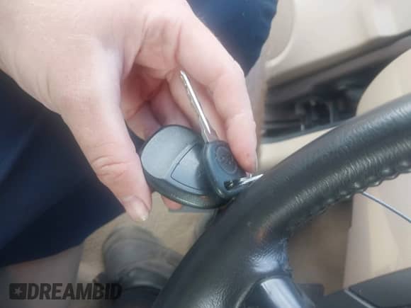 2007 Chevrolet Silverado 1500 1LT z VIN 2GCEK19J871674980, wystawiony jako IAAI lot #43355123 z przebiegiem 85 973 mil mil oraz . Historia ofert i sprzedaży dostępna na DreamBid. Obrazek 11.