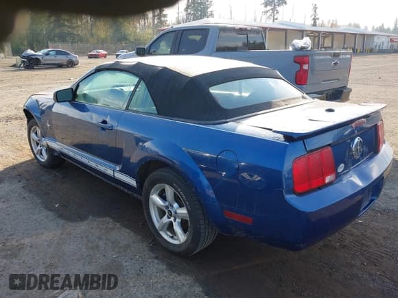 ✅ 2007 Ford Mustang Deluxe • VIN: 1ZVFT84N075334268 • Lot: 43520609. Listed on IAAI with 202,131 mi. Free auction sales archive from the USA and detailed vehicle history report at DreamBid. Image 3.