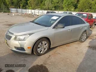 ✅ 2013 Chevrolet Cruze LS • VIN: 1G1PA5SGXD7291390 • Лот: 43143197. Опубликован ранее на IAAI с пробегом 134 665 миль. Бесплатный доступ к архиву аукционных продаж из США и подробный отчёт об истории автомобиля на DreamBid. Изображение 2.