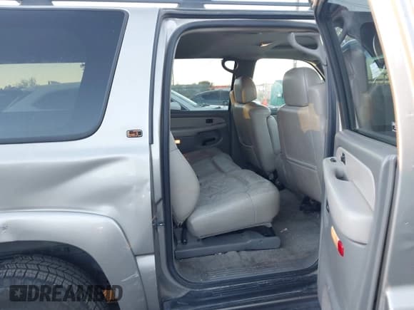 ✅ 2001 Chevrolet Suburban LT • VIN: 1GNFK16T11J241063 • Lot: 43561607. Listed on IAAI with 267,642 mi. Free auction sales archive from the USA and detailed vehicle history report at DreamBid. Image 8.