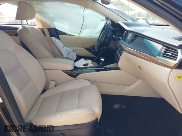 ✅ 2019 Kia Cadenza Technology • VIN: KNALC4J15K5170456 • Lot: 43224199. Wystawiony na IAAI z przebiegiem 105 892 mil. Bezpłatny archiwum sprzedaży aukcyjnych z USA i szczegółowy raport historii pojazdu na DreamBid. Zdjęcie 5.