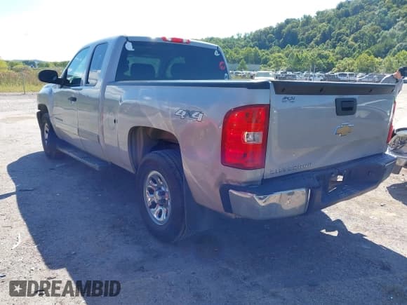 ✅ 2009 Chevrolet Silverado 1500 Work Truck • VIN: 1GCEK19C79Z267213 • Lot: 43074567. Listed on IAAI with 69,082 mi. Free auction sales archive from the USA and detailed vehicle history report at DreamBid. Image 3.