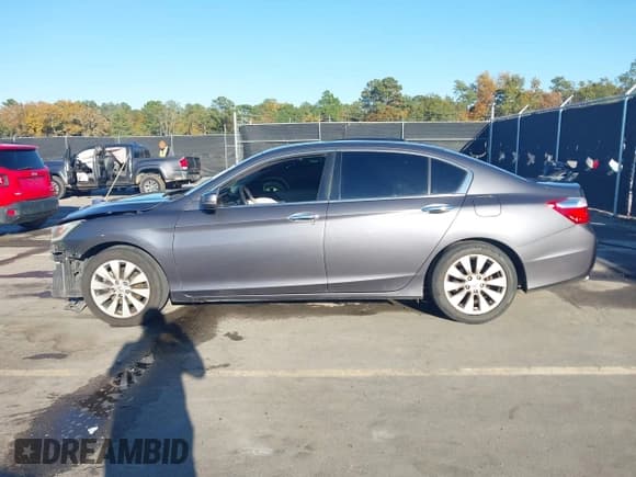 ✅ 2013 Honda Accord EX-L • VIN: 1HGCR3F82DA044665 • Lot: 43593598. Listed on IAAI with 184,021 mi. Free auction sales archive from the USA and detailed vehicle history report at DreamBid. Image 15.