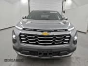 ✅ 2025 Chevrolet Equinox FWD LT • VIN: 3GNAXHEG4SL259303 • Lot: 90525115. Wystawiony na Copart z przebiegiem Nie podano. Bezpłatny archiwum sprzedaży aukcyjnych z USA i szczegółowy raport historii pojazdu na DreamBid. Zdjęcie 5.