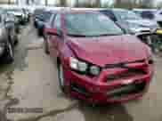 2012 Chevrolet Sonic LT z VIN 1G1JC5SB9C4171004, wystawiony jako Copart lot #73356883 z przebiegiem 155 863 mil mil oraz Szkoda całkowita • Salvage title. Historia ofert i sprzedaży dostępna na DreamBid. Obrazek 10.