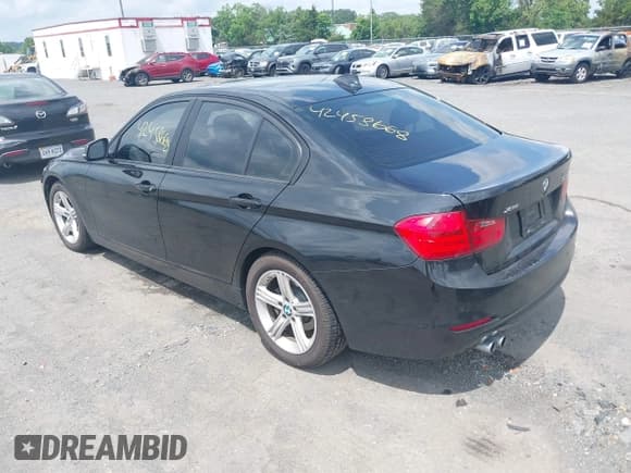 ✅ 2014 BMW 3 Series 328i xDrive • VIN: WBA3B3G53ENR82382 • Lot: 42458668. Listed on IAAI with 76,605 mi. Free auction sales archive from the USA and detailed vehicle history report at DreamBid. Image 3.