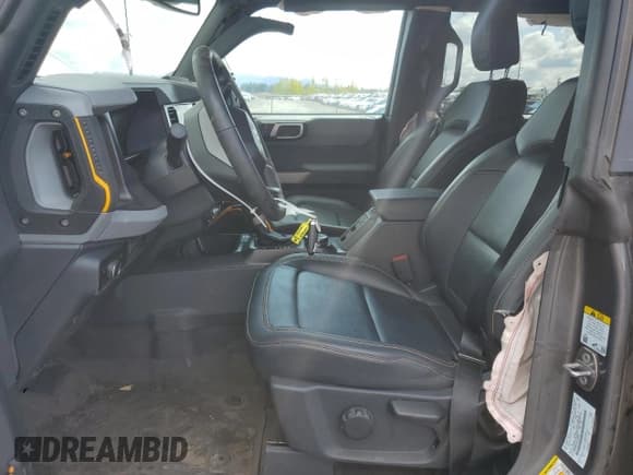 ✅ 2023 Ford Bronco • VIN: 1FMEE5DP9PLB06866 • Lot: 50573715. Wystawiony na Copart z przebiegiem 21 043 mil. Bezpłatny archiwum sprzedaży aukcyjnych z USA i szczegółowy raport historii pojazdu na DreamBid. Zdjęcie 7.