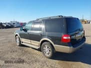 ✅ 2013 Ford Expedition XLT • VIN: 1FMJU1H50DEF63830 • Lot: 43577040. Wystawiony na IAAI z przebiegiem 169 837 mil. Bezpłatny archiwum sprzedaży aukcyjnych z USA i szczegółowy raport historii pojazdu na DreamBid. Zdjęcie 3.