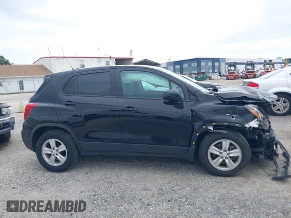 ✅ 2021 Chevrolet Trax LS • VIN: KL7CJKSB8MB308609 • Lot: 42586658. Listed on IAAI with Not provided. Free auction sales archive from the USA and detailed vehicle history report at DreamBid. Image 13.