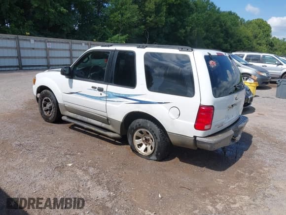 ✅ 2003 Ford Explorer Sport XLS • VIN: 1FMYU60EX3UA78302 • Lot: 42746233. Wystawiony na IAAI z przebiegiem 290 452 mil. Bezpłatny archiwum sprzedaży aukcyjnych z USA i szczegółowy raport historii pojazdu na DreamBid. Zdjęcie 3.